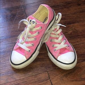 Girls pink converse